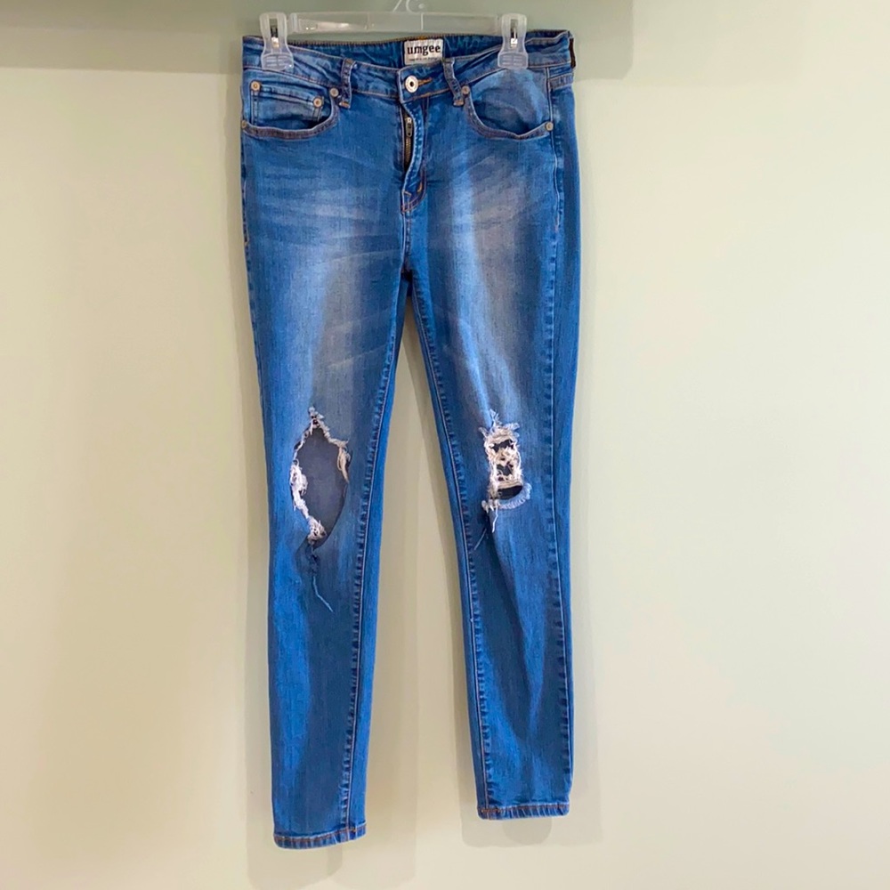 Denim ripped jeans!!